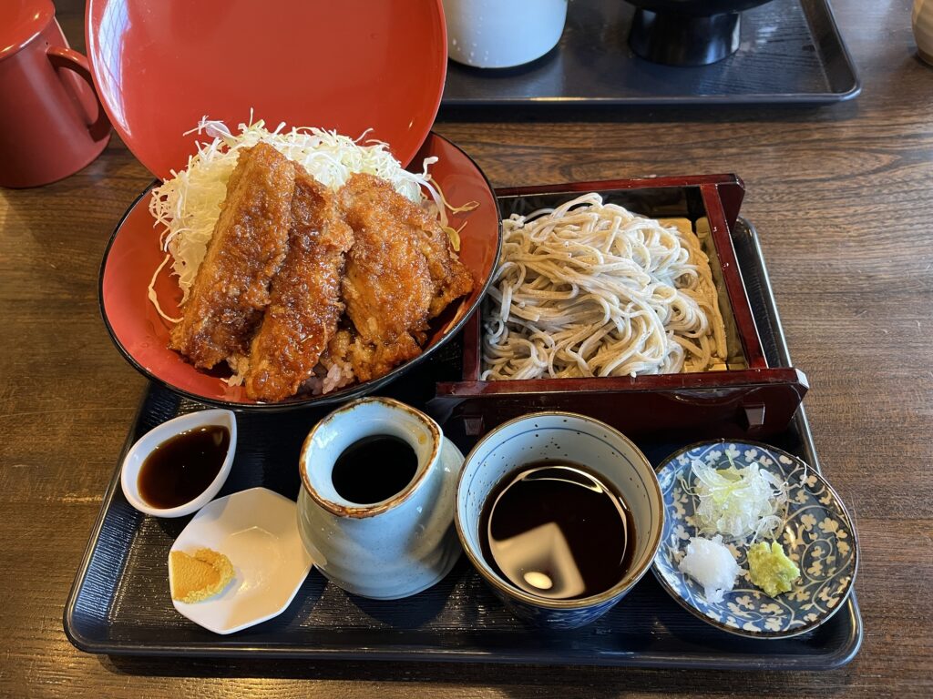 ソースカツ丼と蕎麦